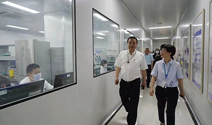 复旦大学校长、上海医学院院长金力院士一行来万象城AWC(中国)基因走访调研